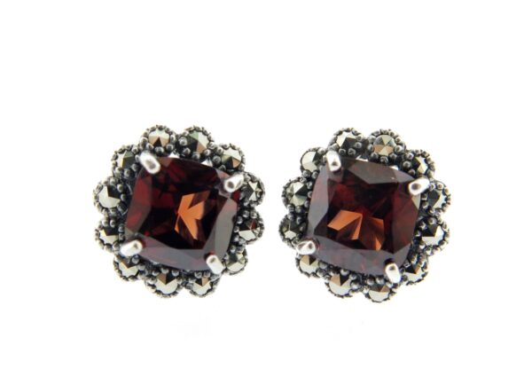 Garnet Studs MJ16605