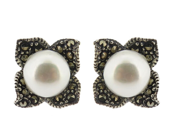 Freshwater Pearl Stud Earring MJ18343