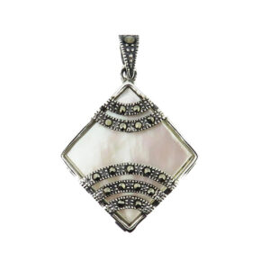Mother of Pearl Pendant MJ20597