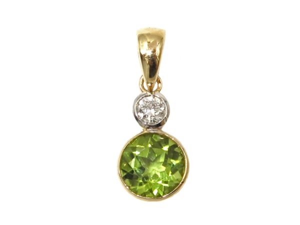 PERIDOT AND DIAMOND PENDANT MJ24402