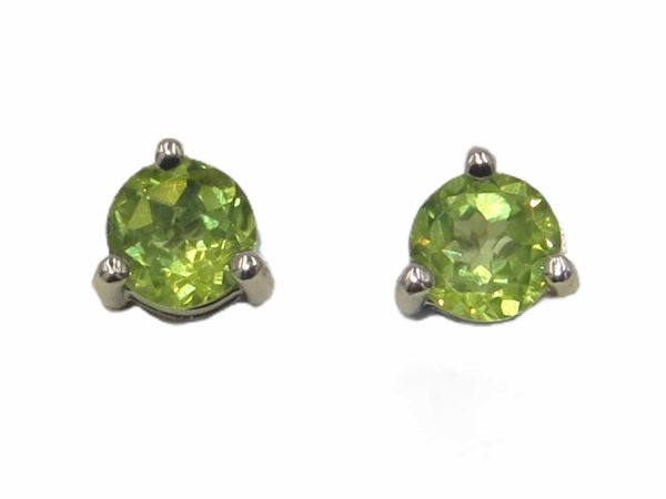 Basic Peridot Stud MJ24937