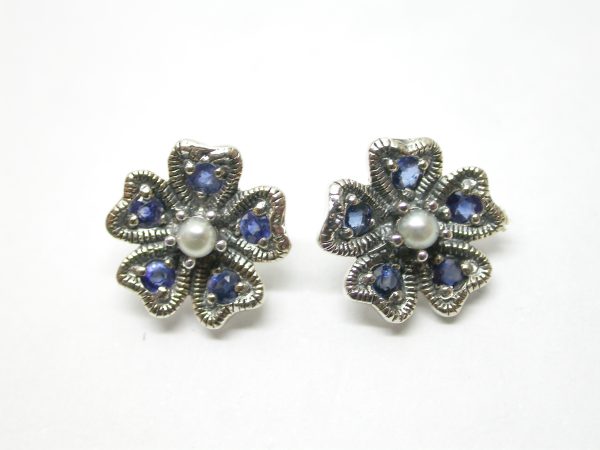 Sapphire and Seedpearl Studs MJ16069